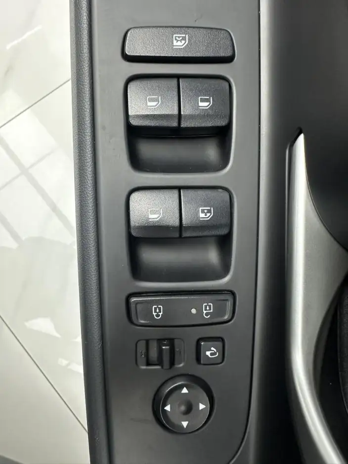 Hyundai Ioniq 2023 Model 1.5L CVT GLX Elite Edition – фото 9