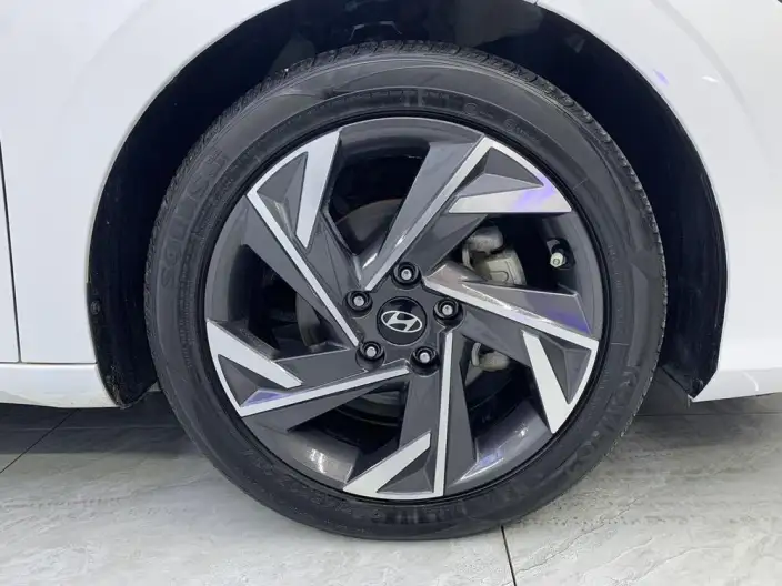 Hyundai Ioniq 2023 Model 1.5L CVT LUX Premium Edition – фото 7