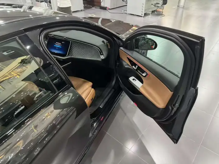 Mercedes-Benz E-Class Imported 2025 Model E 260 Sports Edition – фото 9