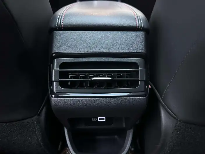 Emgrand S 2021 Model 1.4T CVT Noble Model – фото 10