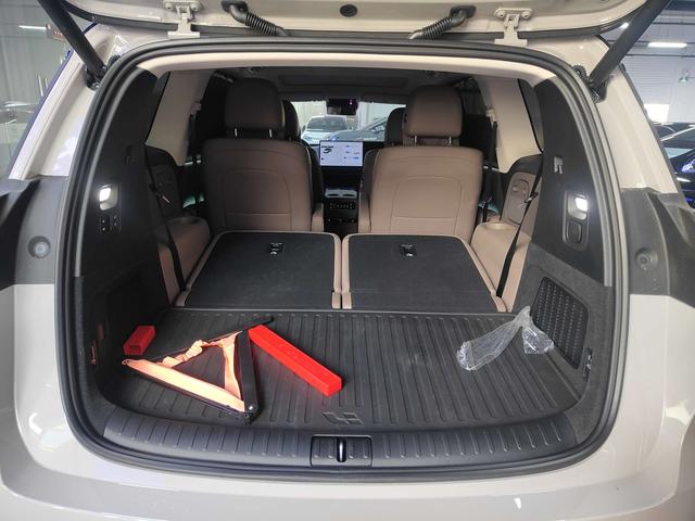 Li Auto i8 2025 Standard – фото 16
