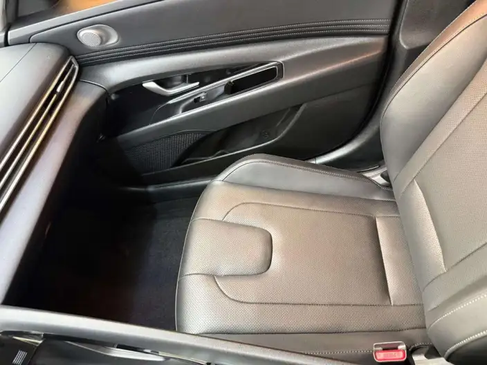 Hyundai Ioniq 2022 Model 1.5L CVT GLX Elite Edition – фото 8