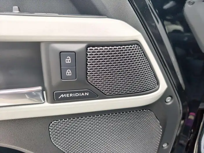 Land Rover Defender 2023 Model Facelift 110 P400 X-Dynamic HSE – фото 9