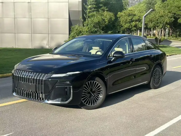Roewe M7 DMH 2025 Model 160km Premium – фото 1
