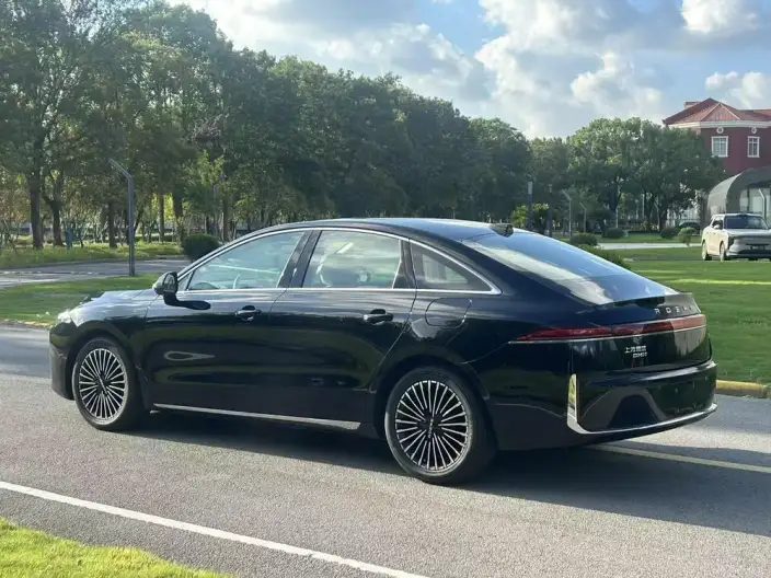 Roewe M7 DMH 2025 Model 160km Premium – фото 4