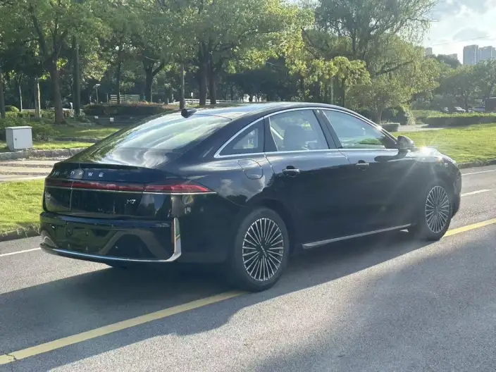 Roewe M7 DMH 2025 Model 160km Premium – фото 6