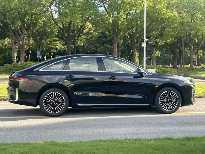 Roewe M7 DMH 2025 Model 160km Premium – фото 7