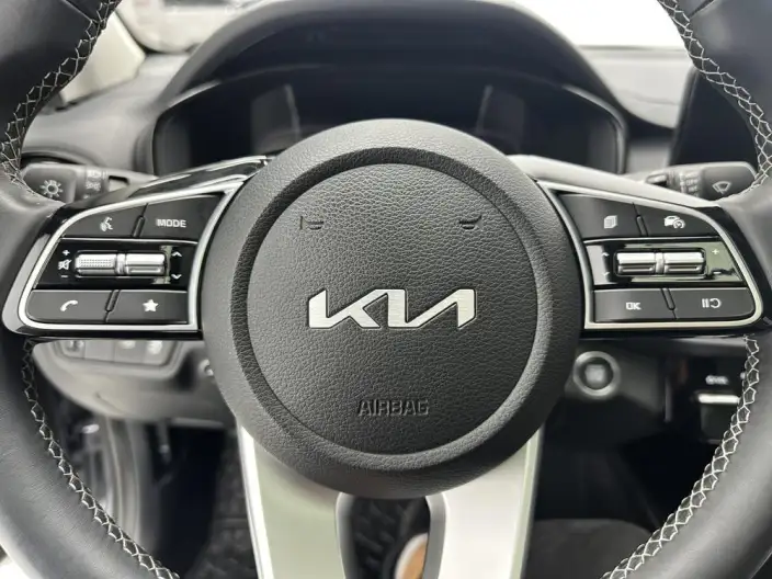 Kia K3 2023 Model 1.5L IVT Deluxe Edition – фото 8