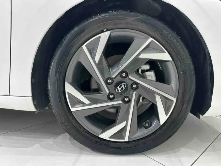 Hyundai Ioniq 2023 Model 1.5L CVT LUX Premium Edition – фото 7