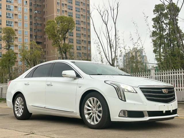Cadillac XTS 2018 28T Elite – фото 3
