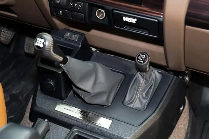 Rand Coolouse 70 2023 Model 4.0L Manual 4WD 5 seat Parallel Imported – фото 10