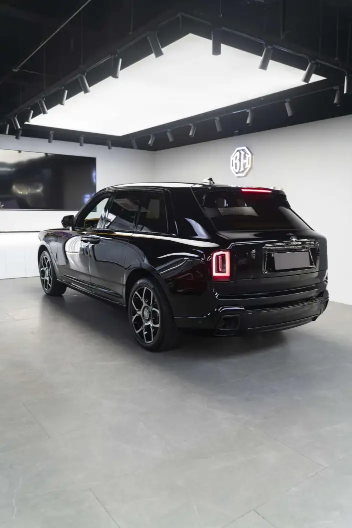 Cullinan 2025 Model Series II Black Badge Disruptor