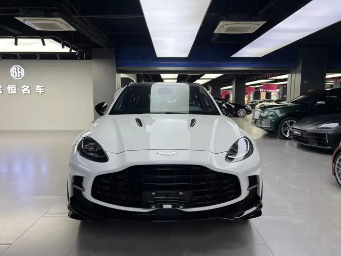 Aston Martin DBX 2025 Model 4.0T V8 707 – фото 2
