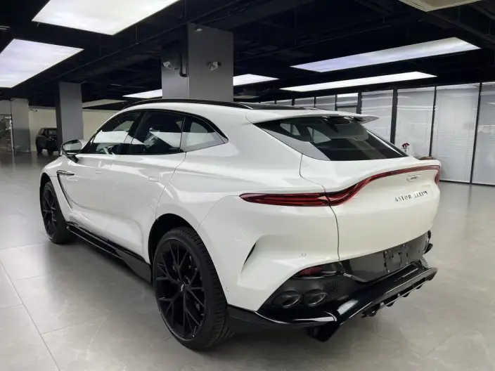 Aston Martin DBX 2025 Model 4.0T V8 707 – фото 5