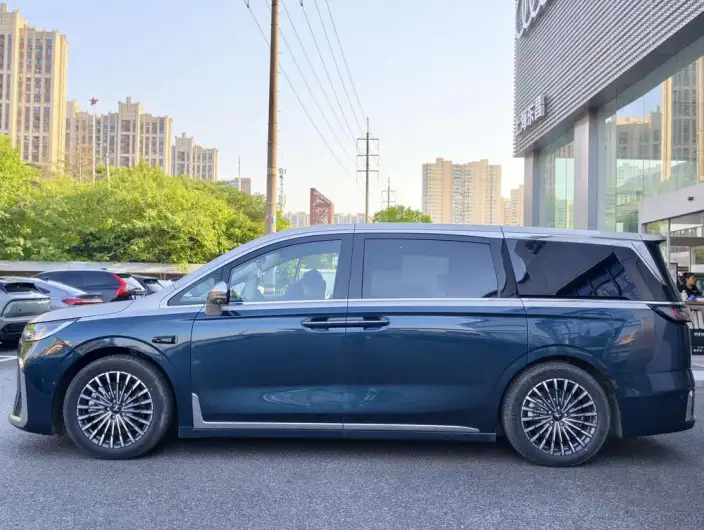 VOYAH Dreamer PHEV 2026 Model 350km Smart Chao Hybrid Edition – фото 3