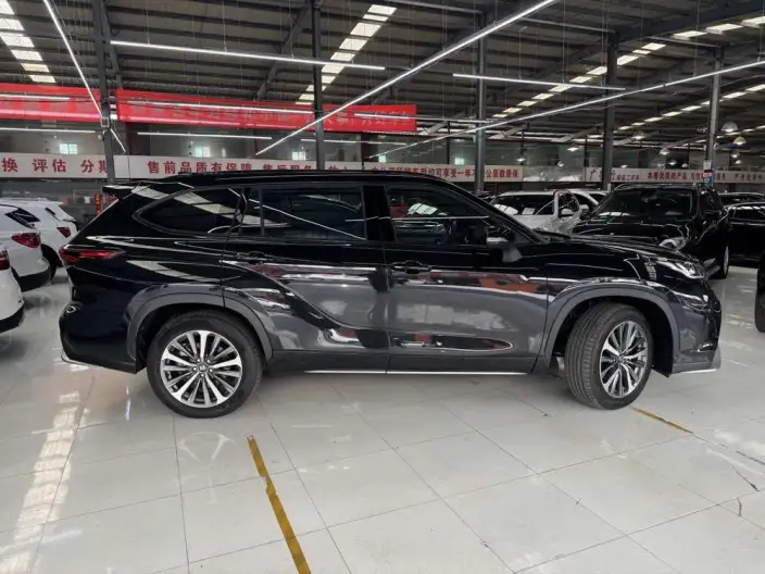 Crown Kluger 2026 Model Intelligent Hybrid 2.5L E-CVT 4WD Deluxe Edition