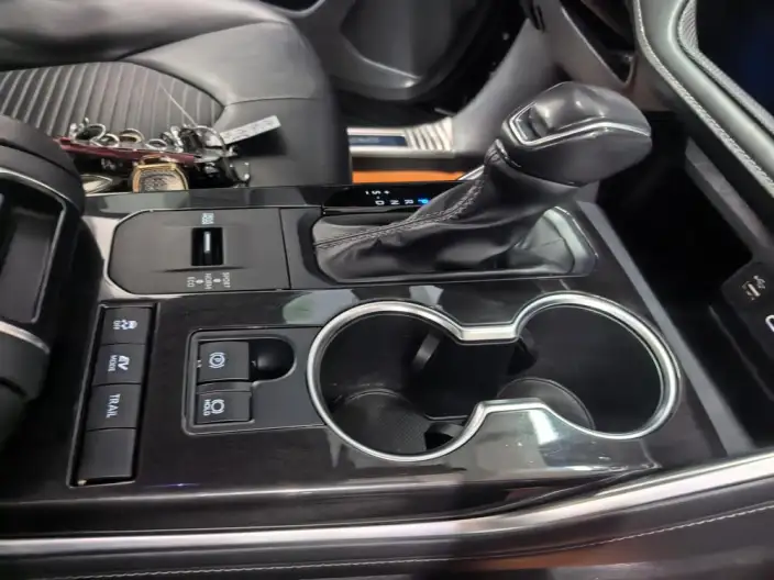 Crown Kluger 2024 Model Intelligent Hybrid 2.5L E-CVT 4WD Premium Edition – фото 10