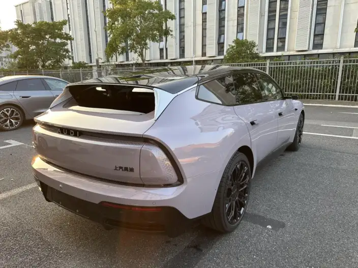 AUDI E5 Sportback 2026 Model Pioneer quattro Model – фото 5