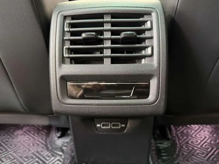 Volkswagen Golf 2023 Model 280TSI DSG R-Line Lite – фото 7