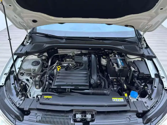 Volkswagen Golf 2023 Model 280TSI DSG R-Line – фото 7