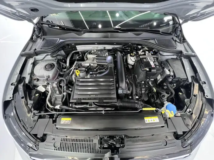 Volkswagen Golf 2023 Model 280TSI DSG R-Line Lite – фото 6