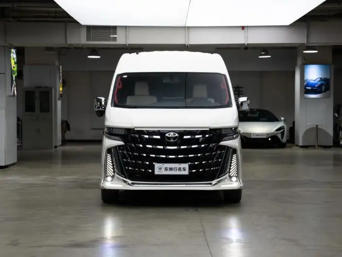 Hiace 2025 Model 3.5L Automatic Rear Drive 7 seat Parallel Imported