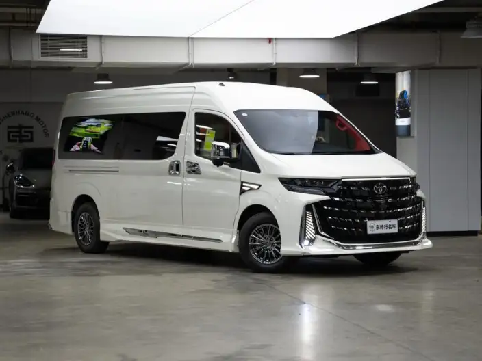 Hiace 2025 Model 3.5L Automatic Rear Drive 7 seat Parallel Imported
