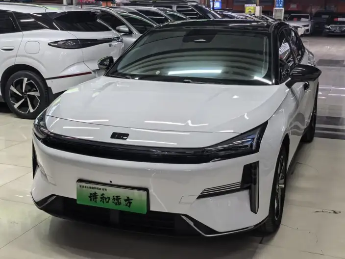 Geely Galaxy L6 2025 Model 1.5 EM-i DHT 140KM Tiggo + Edition