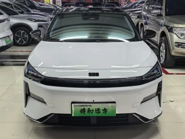 Geely Galaxy L6 2025 Model 1.5 EM-i DHT 140KM Tiggo + Edition