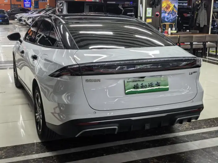 Geely Galaxy L6 2025 Model 1.5 EM-i DHT 140KM Tiggo + Edition – фото 5