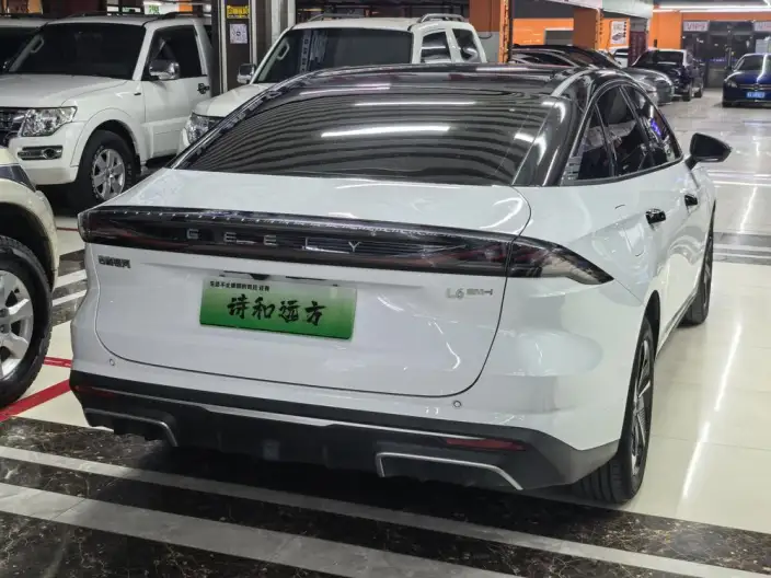 Geely Galaxy L6 2025 Model 1.5 EM-i DHT 140KM Tiggo + Edition – фото 9