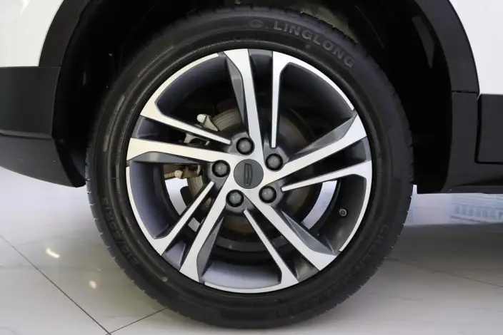 Geely Binyue 2021 Model 240T DCT Diamond Edition – фото 9