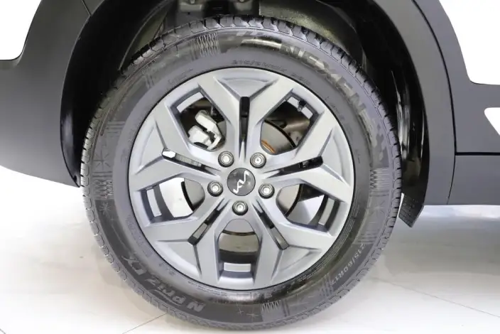 Kia Seltos 2023 Model 1.5L IVT Deluxe Edition – фото 9