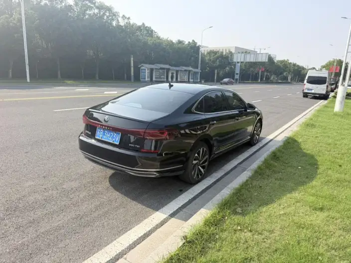 Volkswagen Passat 2023 Model Facelift 330TSI Starry sky Deluxe Edition – фото 6