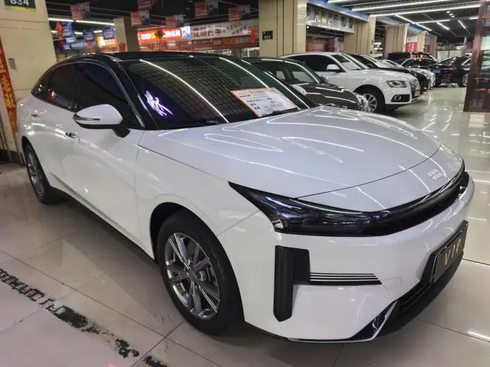 Geely Galaxy L6 2025 Model 1.5 EM-i DHT 140KM Galaxy Edition