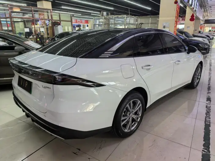 Geely Galaxy L6 2025 Model 1.5 EM-i DHT 140KM Galaxy Edition – фото 6