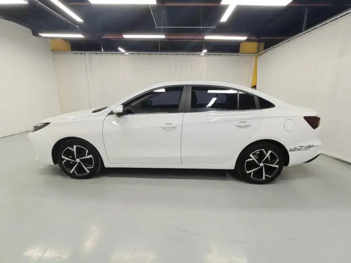 Roewe i5 2026 Model 1.5L CVT Zunrong Edition