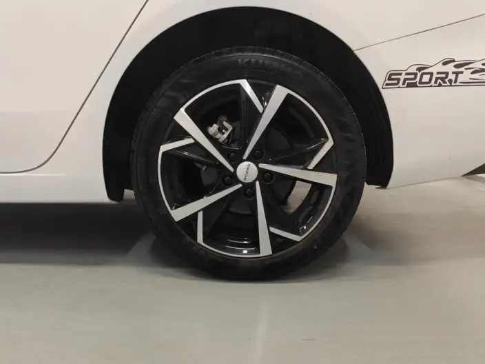 Roewe i5 2026 Model 1.5L CVT Zunrong Edition – фото 9