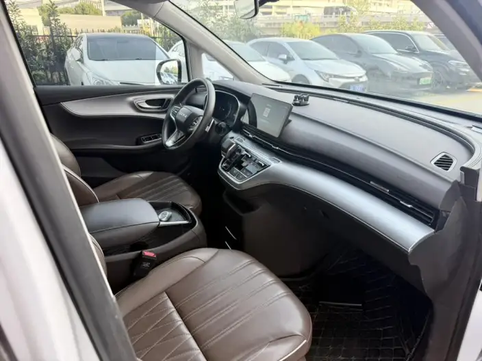 Roewe iMAX8 2023 Model 400TGI Comfort Edition – фото 7