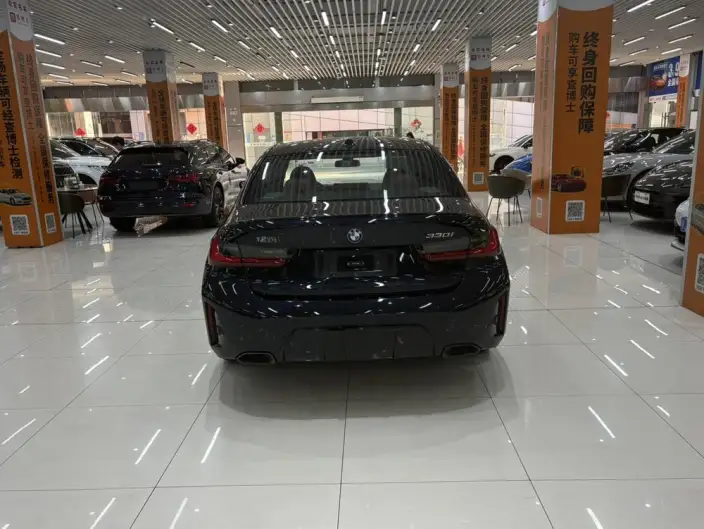BMW 3 Series 2025 Model 330i M Sports Night Set – фото 5
