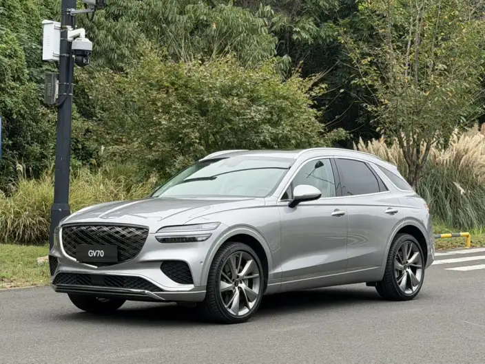 Genesis GV70 2025 Model 2.5T 4WD Ultimate Edition – фото 1