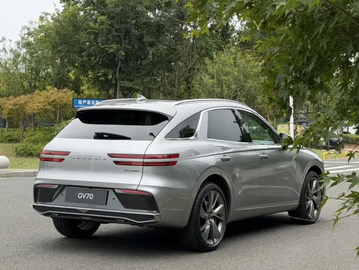 Genesis GV70 2025 Model 2.5T 4WD Ultimate Edition – фото 7