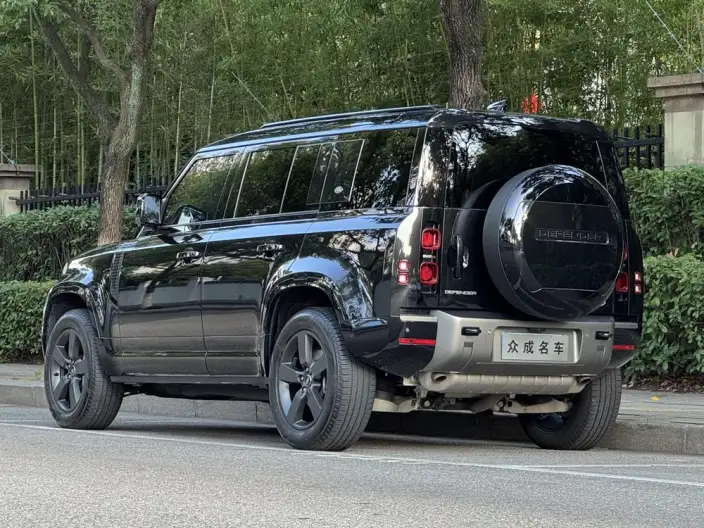 Land Rover Defender 2024 Model 110 3.0T P400 X-Dynamic HSE
