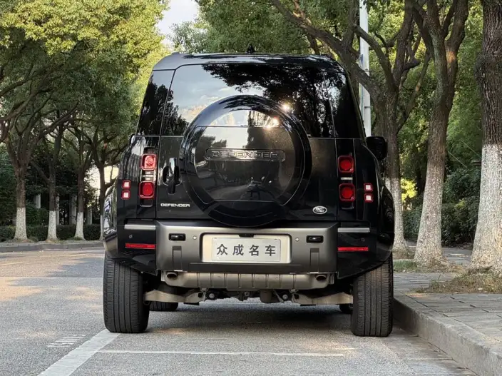 Land Rover Defender 2024 Model 110 3.0T P400 X-Dynamic HSE – фото 5