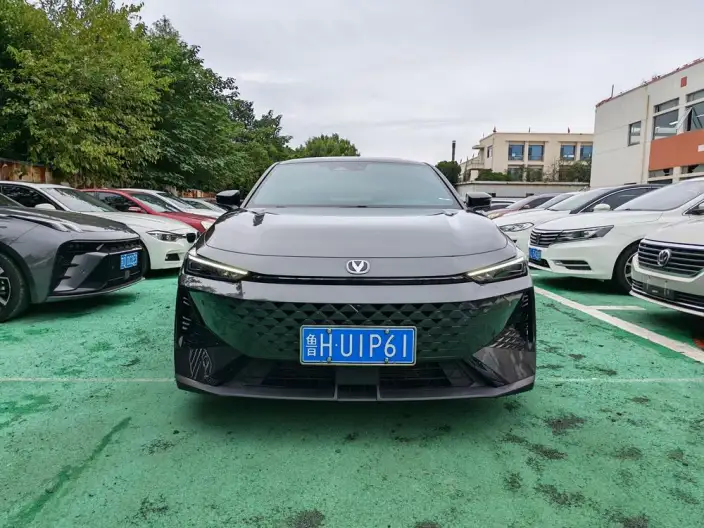 Changan UNI-V 2024 Model 1.5T Exclusive Model – фото 2