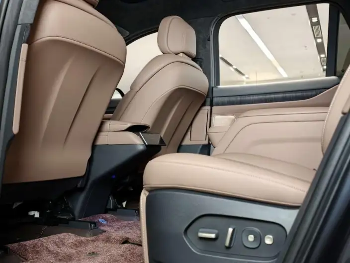 NIO ES8 2024 Model 75kWh Executive Edition – фото 10