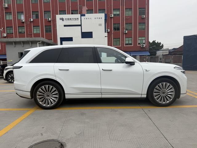 ONVO L90 2025 Six-seater version Ultra – фото 8