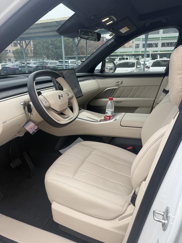 ONVO L90 2025 Six-seater version Ultra – фото 14