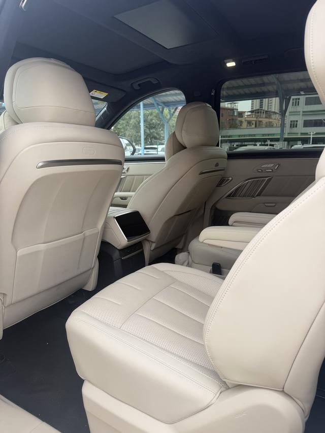 ONVO L90 2025 Six-seater version Ultra – фото 16
