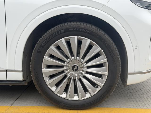 ONVO L90 2025 Six-seater version Ultra – фото 23